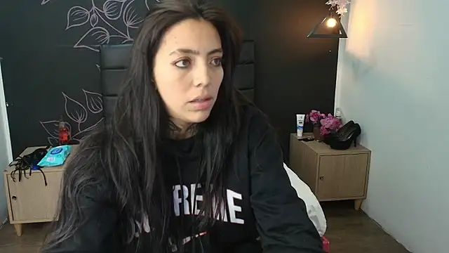 LiaMonroee  online show from 01/09/26, 12:01