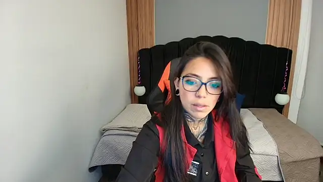 LiaMonroee  online show from 05/19/26, 12:01