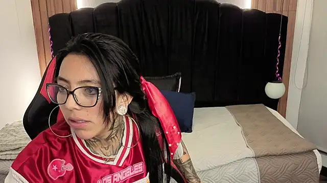 LiaMonroee  online show from 05/22/26, 12:36
