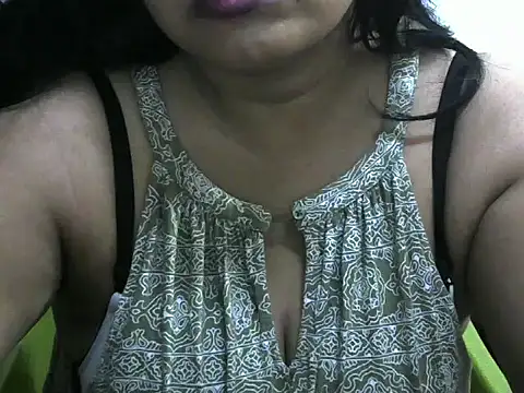 Snapshot of bosemalini chatting on 09/29/25, 05:07 bosemalini online show from 09/29/25, 05:07