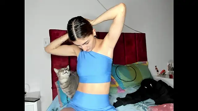 Snapshot of ScarletWitch_X chatting on 10/27/25, 11:05 ScarletWitch X online show from 10/27/25, 11:05