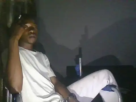 Snapshot of Nykho17 chatting on 10/28/25, 10:31 Nykho17 online show from 10/28/25, 10:31