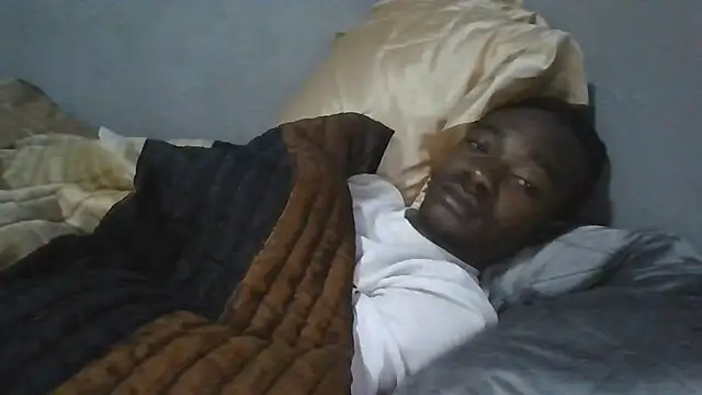 Snapshot of Nykho17 chatting on 11/25/25, 12:44 Nykho17 online show from 11/25/25, 12:44