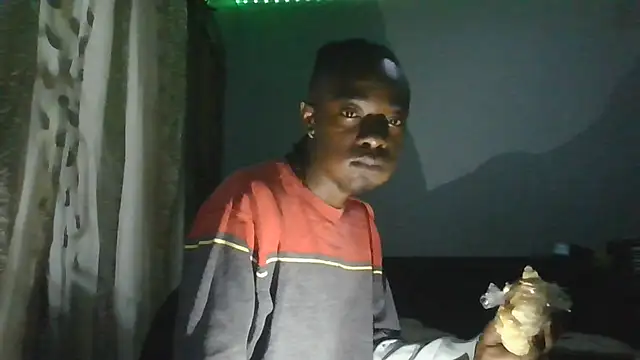 Snapshot of Nykho17 chatting on 11/03/25, 07:39 Nykho17 online show from 11/03/25, 07:39