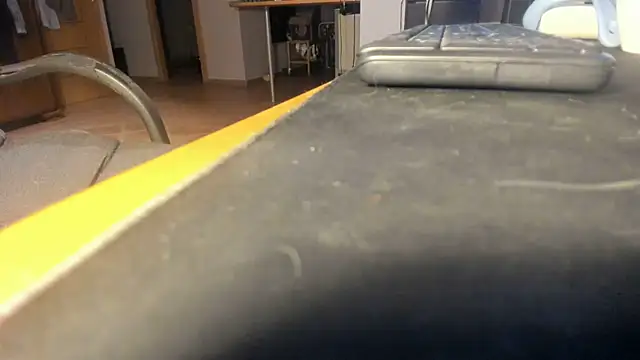 Snapshot of vlakas_from_cbate chatting on 12/01/25, 04:30 vlakas from cbate online show from 12/01/25, 04:30