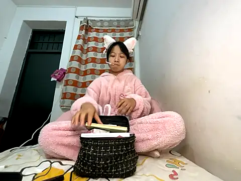 jingjing005 online show from 12/03/25, 08:36