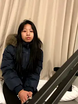 jingjing005 online show from 01/18/26, 09:13