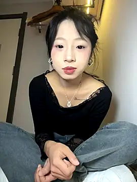 jingjing005 online show from 12/04/25, 06:45