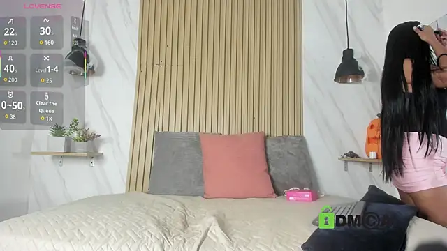 lia harper  online show from 10/13/25, 07:15