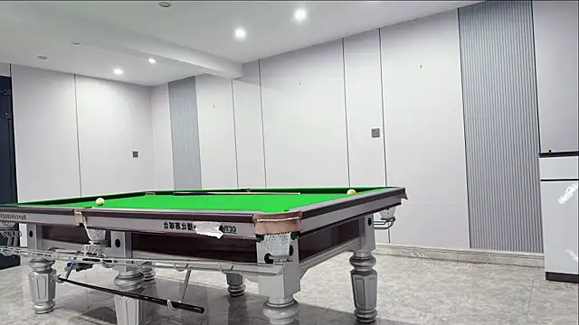 yuer2563 online show from 12/18/25, 01:59