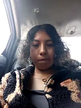 Snapshot of Syndel23 chatting on 01/17/26, 04:32 Syndel23 online show from 01/17/26, 04:32