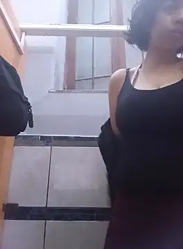 Snapshot of Syndel23 chatting on 09/20/25, 04:23 Syndel23 online show from 09/20/25, 04:23