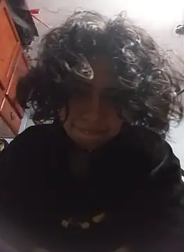 Snapshot of Syndel23 chatting on 10/04/25, 02:46 Syndel23 online show from 10/04/25, 02:46