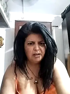 Snapshot of Jann_Riya333 chatting on 04/18/26, 01:52 Jann Riya333 online show from 04/18/26, 01:52