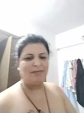 Snapshot of Jann_Riya333 chatting on 06/18/26, 11:04 Jann Riya333 online show from 06/18/26, 11:04