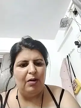 Snapshot of Jann_Riya333 chatting on 06/22/26, 03:31 Jann Riya333 online show from 06/22/26, 03:31