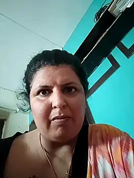 Snapshot of Jann_Riya333 chatting on 10/06/25, 04:13 Jann Riya333 online show from 10/06/25, 04:13