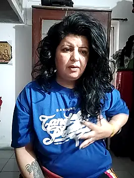 Snapshot of Jann_Riya333 chatting on 10/15/25, 12:42 Jann Riya333 online show from 10/15/25, 12:42