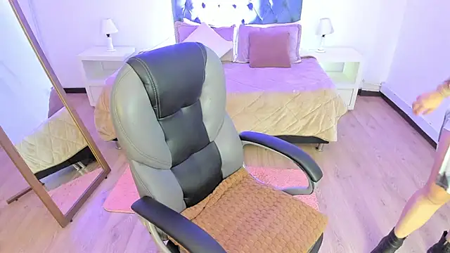 Blair red  online show from 11/16/25, 12:10