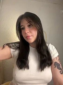 NicoleLeinn online show from 10/25/25, 08:42