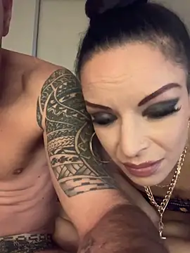 Snapshot of Enriko_Aisah2025 chatting on 11/02/25, 02:44 Enriko Aisah2025 online show from 11/02/25, 02:44