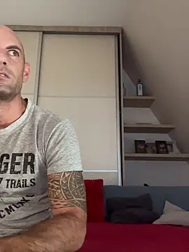 Snapshot of Enriko_Aisah2025 chatting on 09/10/25, 01:10 Enriko Aisah2025 online show from 09/10/25, 01:10