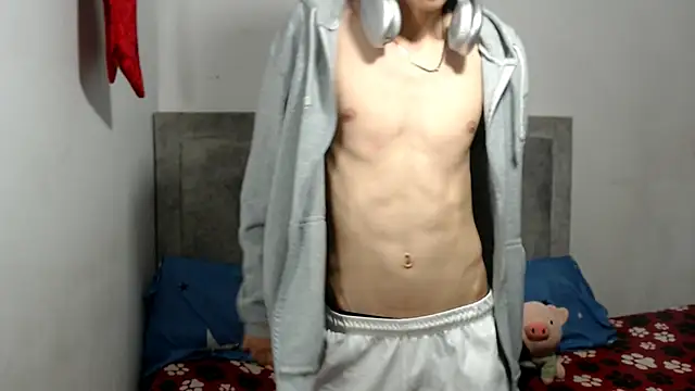 Snapshot of dylann_ross chatting on 02/21/26, 12:01 dylann ross online show from 02/21/26, 12:01