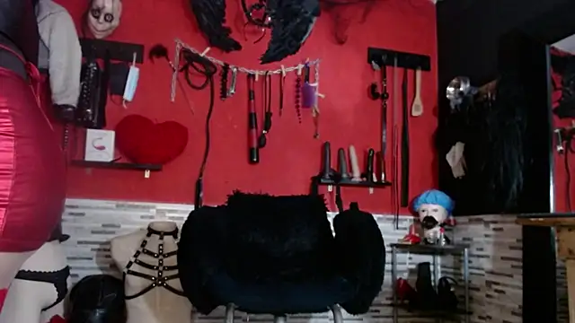 Snapshot of Miss_Mirandaa chatting on 02/14/26, 10:59 Miss Mirandaa online show from 02/14/26, 10:59