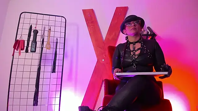 Miss Mirandaa online show from 11/22/25, 02:16