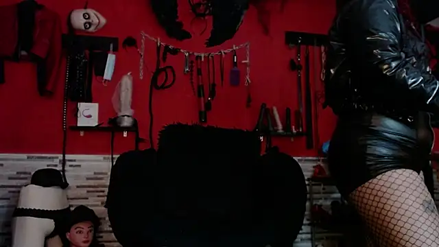 Snapshot of Miss_Mirandaa chatting on 12/21/25, 01:19 Miss Mirandaa online show from 12/21/25, 01:19