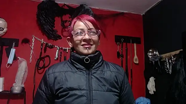 Miss Mirandaa online show from 12/18/25, 04:33