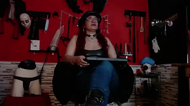 Miss Mirandaa online show from 10/31/25, 01:46