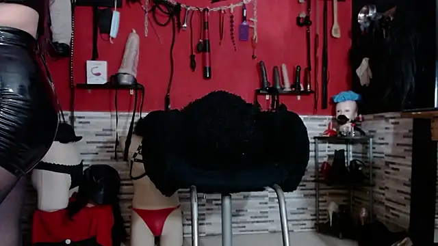 Snapshot of Miss_Mirandaa chatting on 02/15/26, 11:09 Miss Mirandaa online show from 02/15/26, 11:09