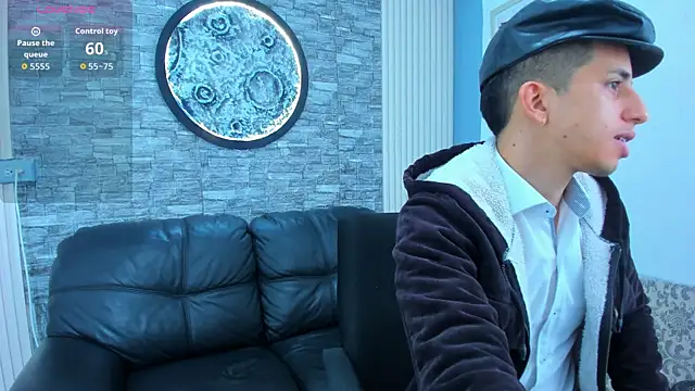 Snapshot of Alexander_gold chatting on 10/18/25, 12:18 Alexander gold online show from 10/18/25, 12:18