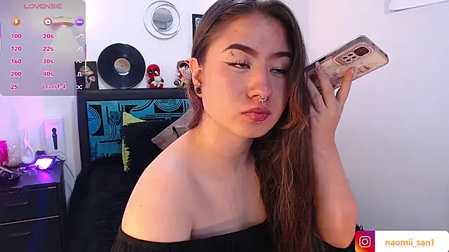 naomii san online show from 09/10/25, 08:41
