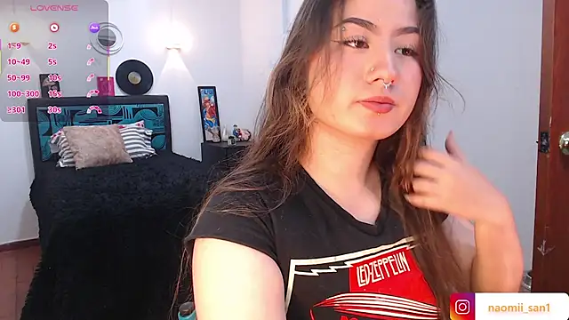 naomii san online show from 10/07/25, 08:32