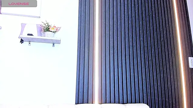 Gabrielaa Miller  online show from 10/09/25, 07:58