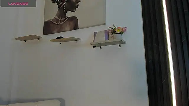 Gabrielaa Miller  online show from 09/27/25, 07:31