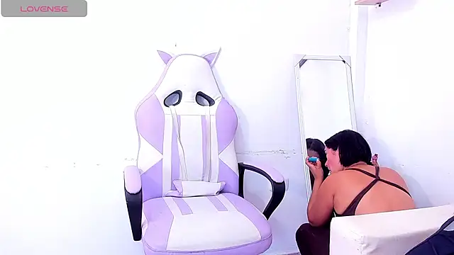 Gabrielaa Miller  online show from 10/08/25, 07:36