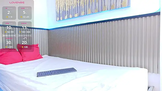 Gabrielaa Miller  online show from 10/26/25, 03:56