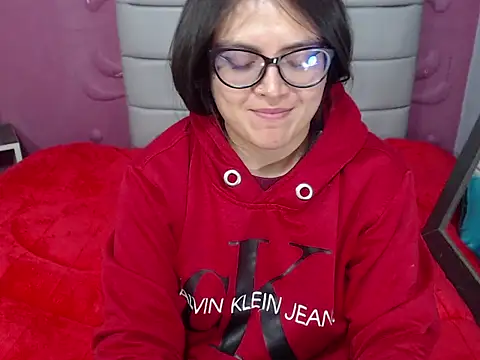 Snapshot of Cailing_Zu chatting on 12/05/25, 07:40 Cailing Zu online show from 12/05/25, 07:40