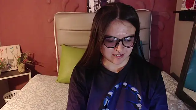 Snapshot of Cailing_Zu chatting on 09/22/25, 07:42 Cailing Zu online show from 09/22/25, 07:42