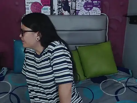 Snapshot of Cailing_Zu chatting on 09/16/25, 07:37 Cailing Zu online show from 09/16/25, 07:37