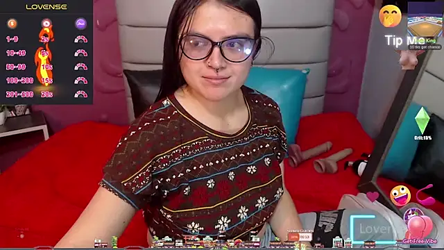 Snapshot of Cailing_Zu chatting on 12/15/25, 07:20 Cailing Zu online show from 12/15/25, 07:20