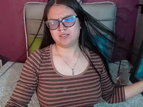 Snapshot of Cailing_Zu chatting on 09/23/25, 07:21 Cailing Zu online show from 09/23/25, 07:21