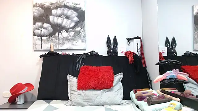 DonnaJoness online show from 04/30/26, 08:38