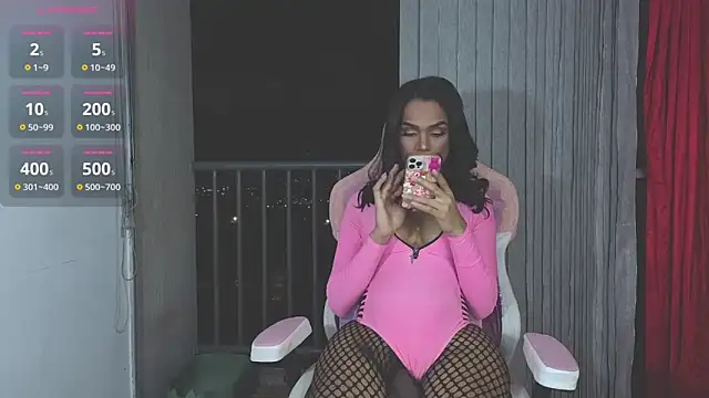 isabella pearl  online show from 03/15/26, 11:45