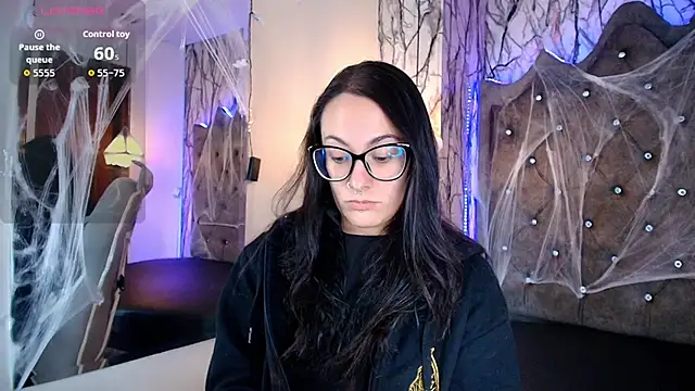 Zami Escobar of online show from 10/23/25, 06:39