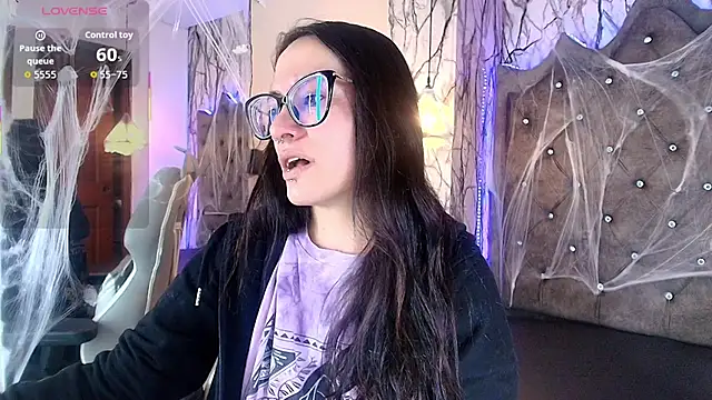 Zami Escobar of online show from 11/01/25, 08:14