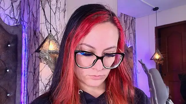 Zami Escobar of online show from 02/25/26, 06:30